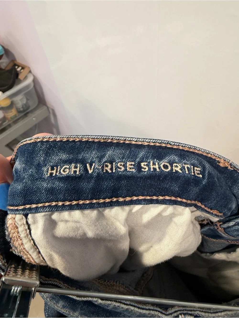 Lace American Eagle‎ V-waist distressed denim shorts